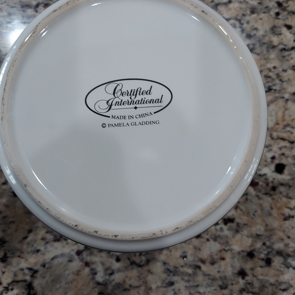 Pamela Gladding Canister - Picture 5 of 7